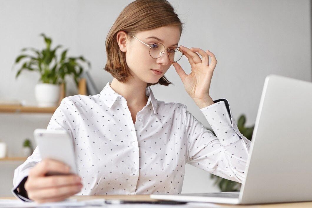 Blurry Vision After Screen Use: Causes, Symptoms, and Solutions