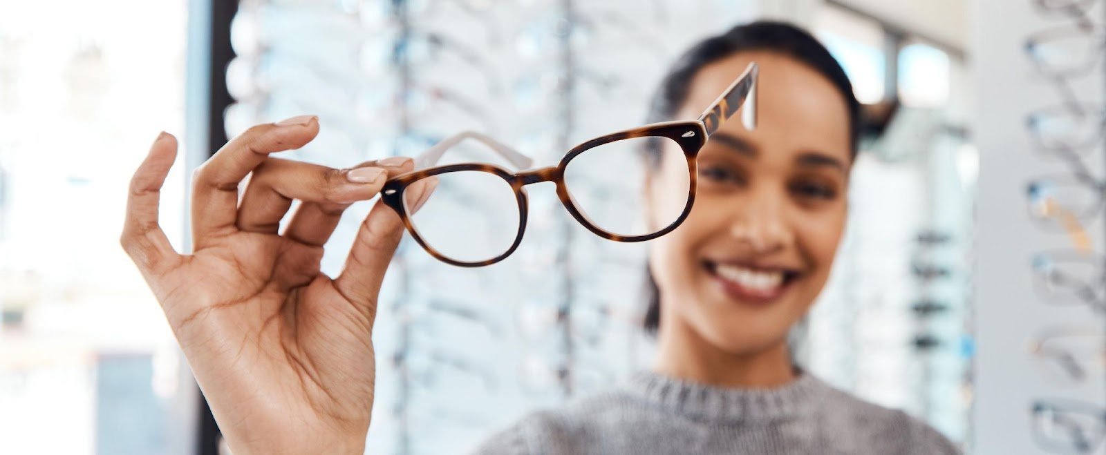 What Features Should You Look for in Eyewear?