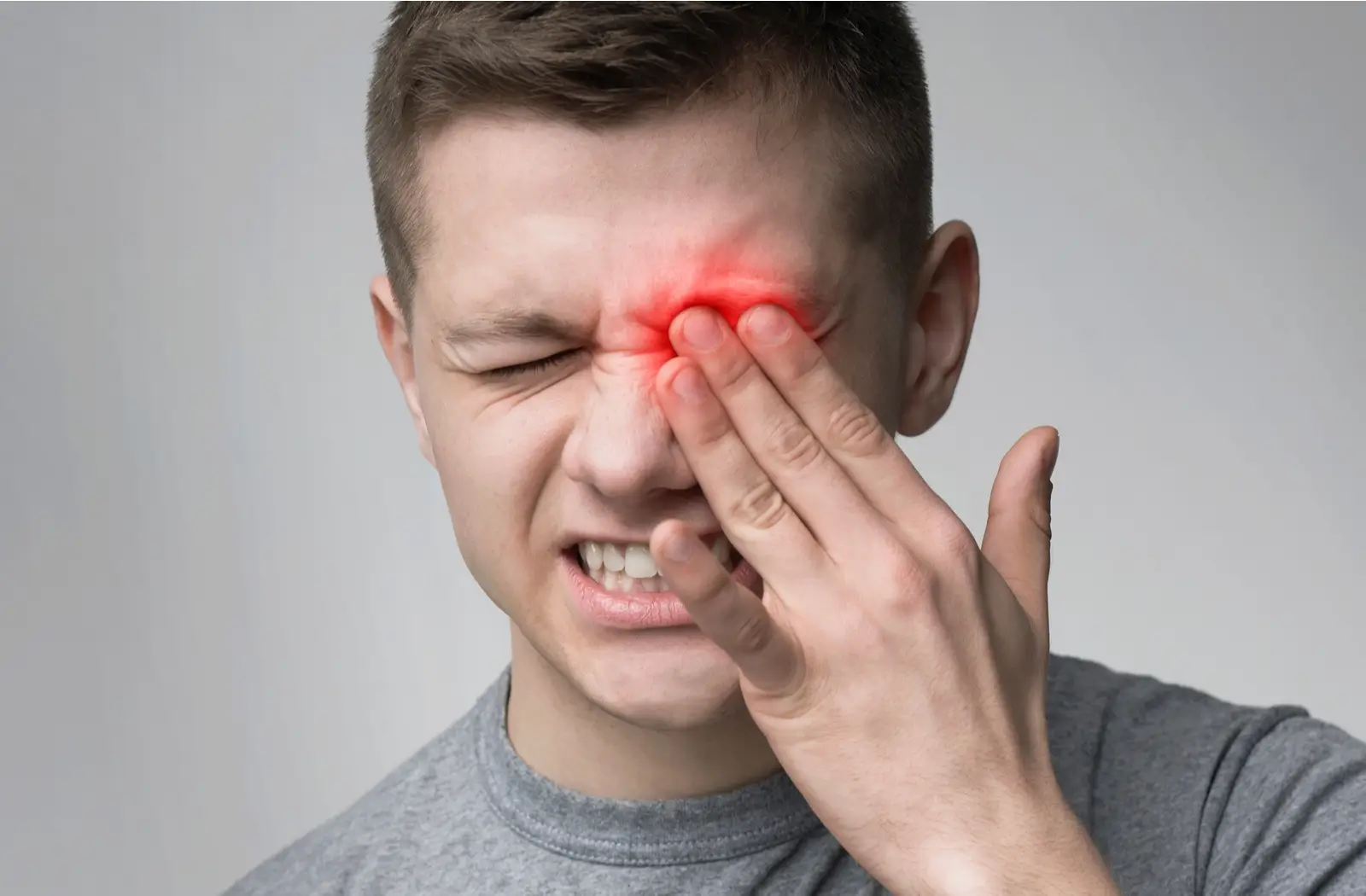 How to Prevent and Treat Eye Pain After Washing Your Face
